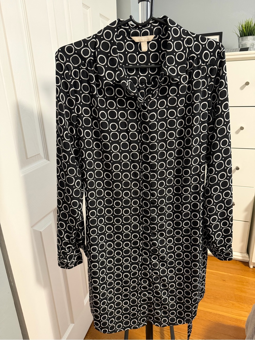 Banana Republic Black Long-Sleeve Dress with White Geometric Circles